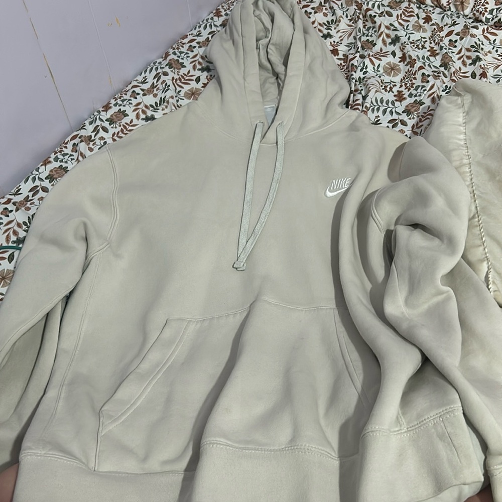 Nike hoodie color bone